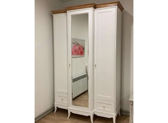 Трехстворчатый шкаф для одежды Римини MUR-118-03 с зеркалом